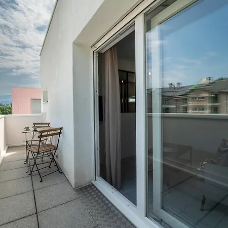 En Bord De Apartment