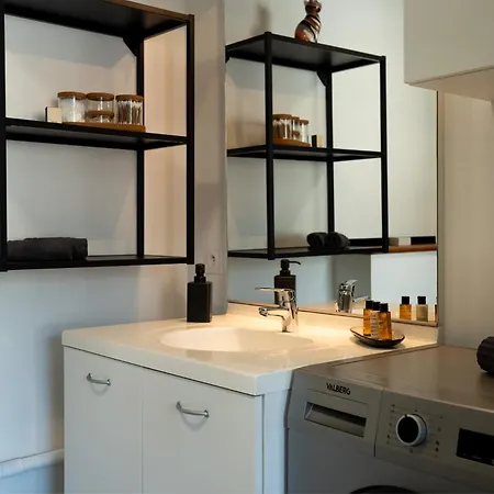 En Bord De Apartment