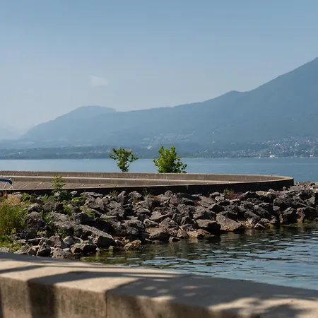 En Bord De Aix-les-Bains